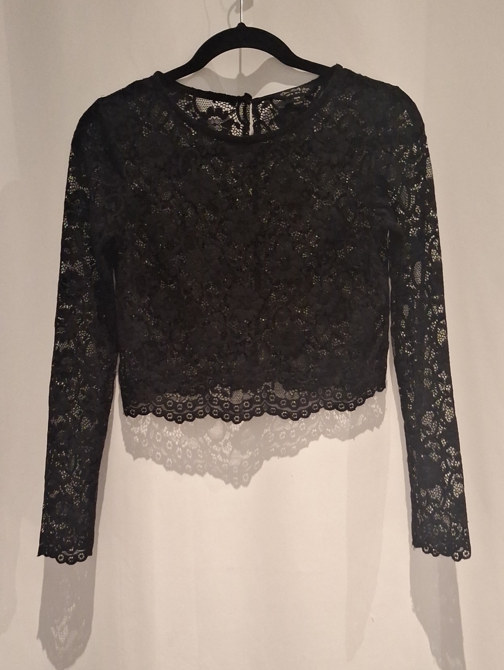 Miss Selfridge Black Lace Long-Sleeve Crop Top